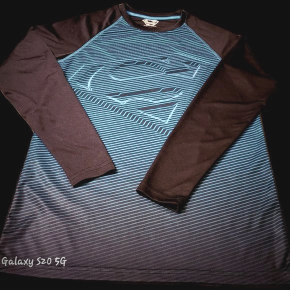Superman Men's Knit Long Sleeve Medium Tee